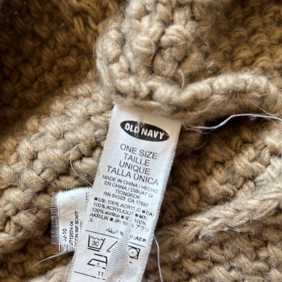 SOLD Beanie and Scarf 💛🤎 - Picture 5 of 6